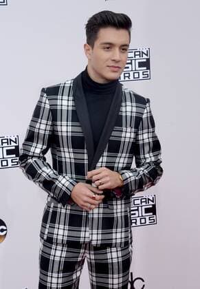 Internet personality Gabriel Conte arrives for the 2016 American Music Awards held at Microsoft Theater in Los Angeles on November 20, 2016.  LAP20161120019 JIMxRUYMEN