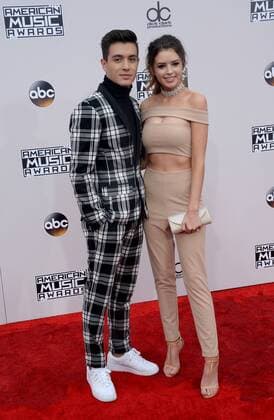 Internet personalities Gabriel Conte (L) and Jess Bauer arrive for the 2016 American Music Awards held at Microsoft Theater in Los Angeles on November 20, 2016.  LAP20161120022 JIMxRUYMEN