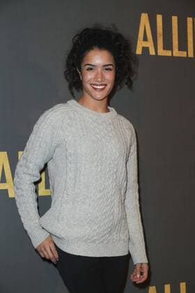 Sabrina Ouazani - Photocall zum Film - Allied (Vertraute Fremde) - Paris - 20 11 2016 GwendolineLeGoff 