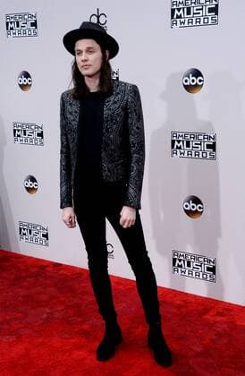 Recording artist James Bay arrives for the 2016 American Music Awards held at Microsoft Theater in Los Angeles on November 20, 2016.  LAP20161120086 JIMxRUYMEN