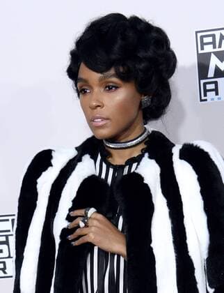 Recording artist Janelle Monae arrives for the 2016 American Music Awards held at Microsoft Theater in Los Angeles on November 20, 2016.  LAP20161120339 JIMxRUYMEN