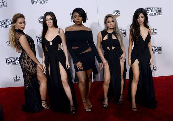 (L-R) Recording artists Dinah Jane Hansen, Lauren Jauregui, Normani Hamilton, Ally Brooke and Camila Cabello of musical group Fifth Harmony arrive for the 2016 American Music Awards held at Microsoft Theater in Los Angeles on November 20, 2016.  LAP20161120391 JIMxRUYMEN