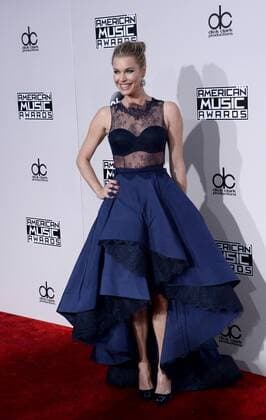 Actress Rebecca Romijn arrives for the 2016 American Music Awards held at Microsoft Theater in Los Angeles on November 20, 2016.  LAP20161120348 JIMxRUYMEN