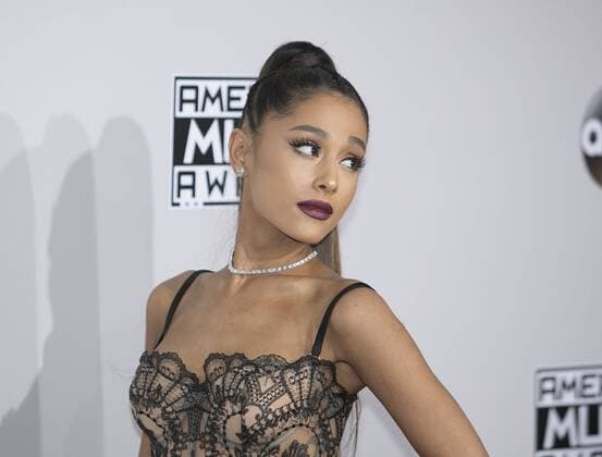November 20, 2016 - Los Angeles, California, U.S - Ariana Grande on the Red Carpet of the 2016 American Music Awards held on Sunday, November 20, 2016 at the Microsoft Theatre in Los Angeles, California. Los Angeles U.S. - ZUMAp124 20161120_zaa_p124_045