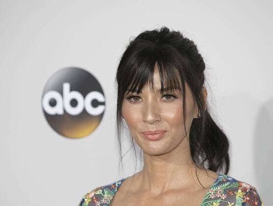 November 20, 2016 - Los Angeles, California, U.S - Olivia Munn on the Red Carpet of the 2016 American Music Awards held on Sunday, November 20, 2016 at the Microsoft Theatre in Los Angeles, California. Los Angeles U.S. - ZUMAp124 20161120_zaa_p124_064