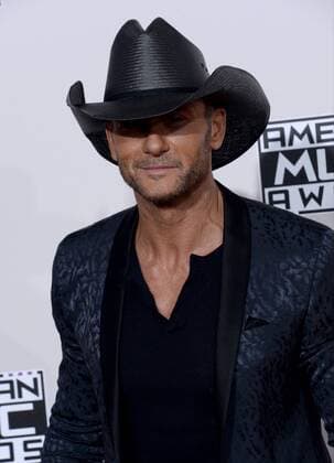 Singer Tim McGraw arrives for the 2016 American Music Awards held at Microsoft Theater in Los Angeles on November 20, 2016.  LAP20161120410 JIMxRUYMEN