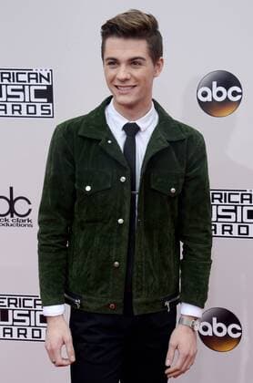 Internet personality Jordan Doww arrives for the 2016 American Music Awards held at Microsoft Theater in Los Angeles on November 20, 2016.  LAP20161120498 JIMxRUYMEN
