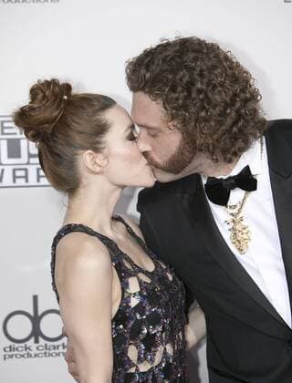 November 20, 2016 - Los Angeles, California, U.S - T.J. Miller and Kate Gorney on the Red Carpet of the 2016 American Music Awards held on Sunday, November 20, 2016 at the Microsoft Theatre in Los Angeles, California. Los Angeles U.S. - ZUMAp124 20161120_zaa_p124_110
