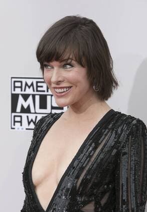 November 20, 2016 - Los Angeles, California, U.S - Milla Jovovich on the Red Carpet of the 2016 American Music Awards held on Sunday, November 20, 2016 at the Microsoft Theatre in Los Angeles, California. Los Angeles U.S. - ZUMAp124 20161120_zaa_p124_115