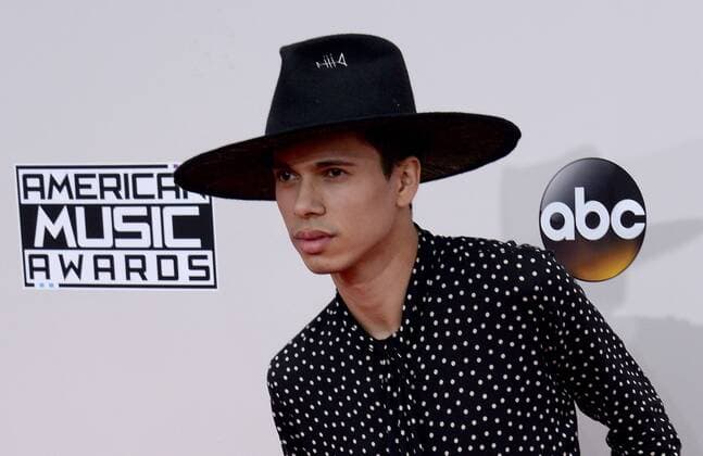 Musician Spencer Ludwig arrives for the 2016 American Music Awards held at Microsoft Theater in Los Angeles on November 20, 2016.  LAP20161120528 JIMxRUYMEN