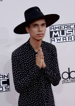 Musician Spencer Ludwig arrives for the 2016 American Music Awards held at Microsoft Theater in Los Angeles on November 20, 2016.  LAP20161120531 JIMxRUYMEN
