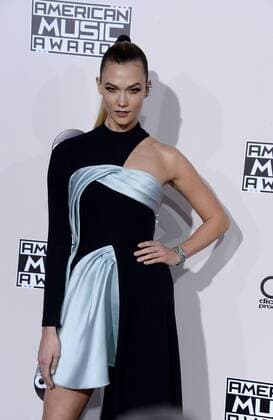 Model Karlie Kloss arrives for the 2016 American Music Awards held at Microsoft Theater in Los Angeles on November 20, 2016.  LAP20161120553 JIMxRUYMEN