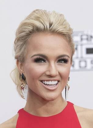 November 20, 2016 - Los Angeles, California, U.S - Janine Shields on the Red Carpet of the 2016 American Music Awards held on Sunday, November 20, 2016 at the Microsoft Theatre in Los Angeles, California. Los Angeles U.S. - ZUMAp124 20161120_zaa_p124_154