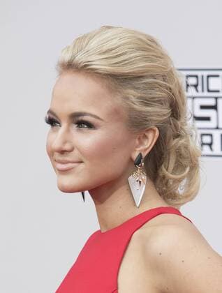 November 20, 2016 - Los Angeles, California, U.S - Janine Shields on the Red Carpet of the 2016 American Music Awards held on Sunday, November 20, 2016 at the Microsoft Theatre in Los Angeles, California. Los Angeles U.S. - ZUMAp124 20161120_zaa_p124_155