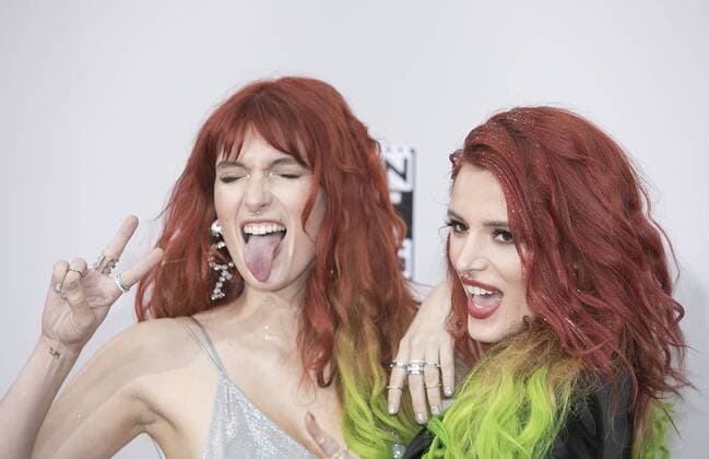 November 20, 2016 - Los Angeles, California, U.S - Dani Thorne and Bella Thorne on the Red Carpet of the 2016 American Music Awards held on Sunday, November 20, 2016 at the Microsoft Theatre in Los Angeles, California. Los Angeles U.S. - ZUMAp124 20161120_zaa_p124_195