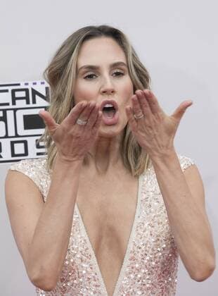 November 20, 2016 - Los Angeles, California, U.S - Keltie Knight on the Red Carpet of the 2016 American Music Awards held on Sunday, November 20, 2016 at the Microsoft Theatre in Los Angeles, California. Los Angeles U.S. - ZUMAp124 20161120_zaa_p124_184