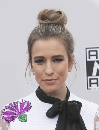 November 20, 2016 - Los Angeles, California, U.S - Renee Bargh on the Red Carpet of the 2016 American Music Awards held on Sunday, November 20, 2016 at the Microsoft Theatre in Los Angeles, California. Los Angeles U.S. - ZUMAp124 20161120_zaa_p124_221