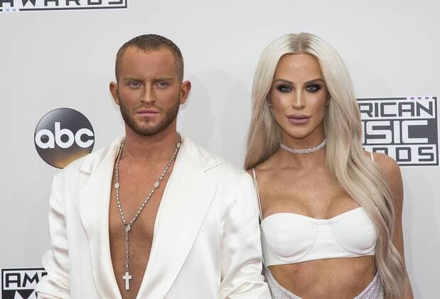 November 20, 2016 - Los Angeles, California, U.S - August Getty and Gigi Gorgeous on the Red Carpet of the 2016 American Music Awards held on Sunday, November 20, 2016 at the Microsoft Theatre in Los Angeles, California. Los Angeles U.S. - ZUMAp124 20161120_zaa_p124_245