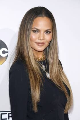 Chrissy Teigen bei der Ankunft zu den American Music Awards am 20.11.2016 in Los Angeles 2016 American Music Awards in Los Angeles 