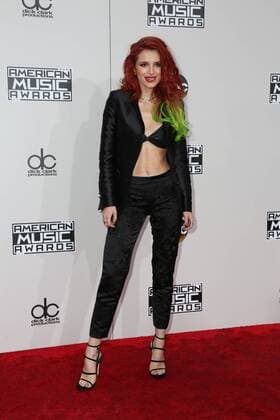 20 November 2016 - Los Angeles, California - Bella Thorne. 2016 American Music Awards held at Microsoft Theater. Photo Credit: PMA AdMedia - ZUMAa123 20161119_zaa_a123_309