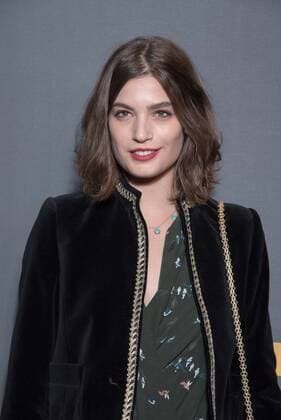 213646 2016-11-20 Paris, FRA, - Filmpremiere Allied (Vertraute Fremde) im UGC Normandie. Alma Jodorowsky.  Copyright: xSergexArnalx xStarfacex STAR_213646_071