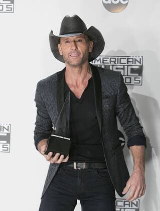 November 20, 2016 - Los Angeles, California, U.S - Tim McGraw poses with the Favorite Country Song award in the Press Room of the 2016 American Music Awards held on Sunday, November 20, 2016 at the Microsoft Theatre in Los Angeles, California. Los Angeles U.S. - ZUMAp124 20161120_zaa_p124_252
