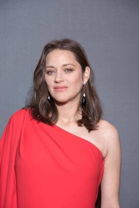 213646 2016-11-20 Paris, FRA, - Filmpremiere Allied (Vertraute Fremde) im UGC Normandie. Marion Cotillard.  Copyright: xSergexArnalx xStarfacex STAR_213646_111