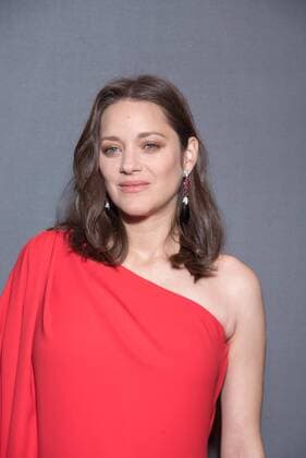 213646 2016-11-20 Paris, FRA, - Filmpremiere Allied (Vertraute Fremde) im UGC Normandie. Marion Cotillard.  Copyright: xSergexArnalx xStarfacex STAR_213646_112