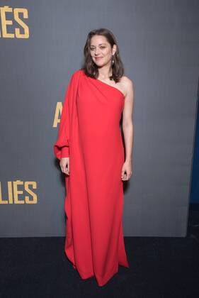 213646 2016-11-20 Paris, FRA, - Filmpremiere Allied (Vertraute Fremde) im UGC Normandie. Marion Cotillard.  Copyright: xSergexArnalx xStarfacex STAR_213646_113