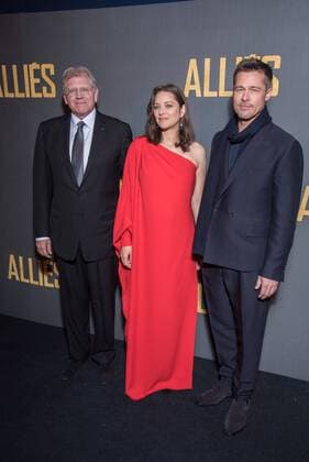 213646 2016-11-20 Paris, FRA, - Filmpremiere Allied (Vertraute Fremde) im UGC Normandie. Marion Cotillard und Brad Pitt. Robert Zemeckis.  Copyright: xSergexArnalx xStarfacex STAR_213646_148