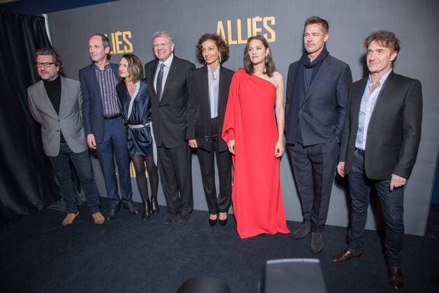 213646 2016-11-20 Paris, FRA, - Filmpremiere Allied (Vertraute Fremde) im UGC Normandie. Marion Cotillard und Brad Pitt. Robert Zemeckis.  Copyright: xSergexArnalx xStarfacex STAR_213646_150