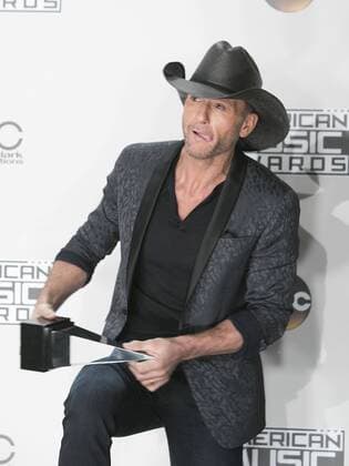 November 20, 2016 - Los Angeles, California, U.S - Tim McGraw poses with the Favorite Country Song award in the Press Room of the 2016 American Music Awards held on Sunday, November 20, 2016 at the Microsoft Theatre in Los Angeles, California. Los Angeles U.S. - ZUMAp124 20161120_zaa_p124_260