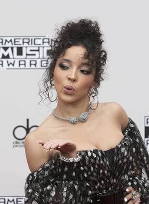 November 20, 2016 - Los Angeles, California, U.S - Tinashe on the Red Carpet of the 2016 American Music Awards held on Sunday, November 20, 2016 at the Microsoft Theatre in Los Angeles, California. Los Angeles U.S. - ZUMAp124 20161120_zaa_p124_287