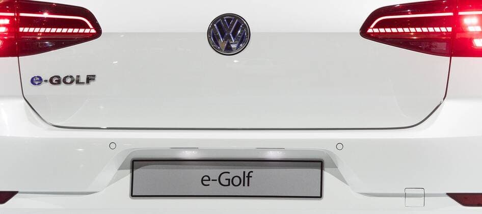 Der neue e-Golf wird am Donnerstag (17.11.2016) in der Gläsernen VW Manufaktur in Dresden vorgestellt. Ab April 2017 wird das Elektroauto in Dresden gefertigt. RM001