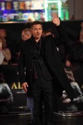 . 21 11 2016. London, United Kingdom. Brad Pitt and Marion Cotillard arriving at the Allied premiere in London.  xStephenxLockx xi-Imagesx IIM-13853-0002