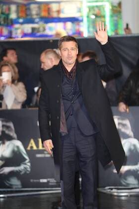 . 21 11 2016. London, United Kingdom. Brad Pitt and Marion Cotillard arriving at the Allied premiere in London.  xStephenxLockx xi-Imagesx IIM-13853-0003