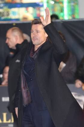 . 21 11 2016. London, United Kingdom. Brad Pitt and Marion Cotillard arriving at the Allied premiere in London.  xStephenxLockx xi-Imagesx IIM-13853-0006