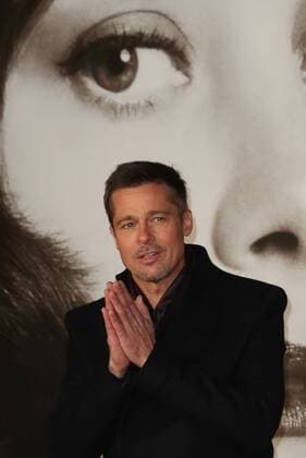 . 21 11 2016. London, United Kingdom. Brad Pitt and Marion Cotillard arriving at the Allied premiere in London.  xStephenxLockx xi-Imagesx IIM-13853-0029