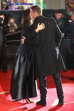 . 21 11 2016. London, United Kingdom. Brad Pitt and Marion Cotillard arriving at the Allied premiere in London.  xStephenxLockx xi-Imagesx IIM-13853-0032