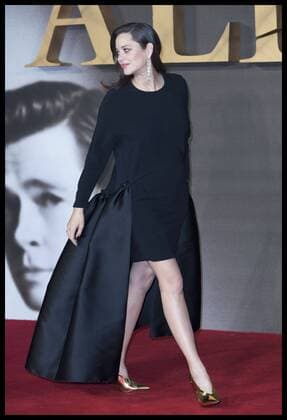 . 21 11 2016. London, United Kingdom. Marion Cotillard arriving at the Allied premiere in London.  xStephenxLockx xi-Imagesx IIM-13853-0053