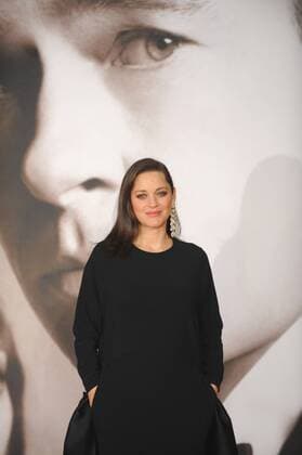 November 21, 2016 - London, England, United Kingdom - Marion Cotilard attends the UK Premiere of Allied at Odeon Leciester Square. London United Kingdom - ZUMAs147 20161121_zap_s147_035