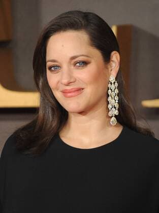November 21, 2016 - London, England, United Kingdom - Marion Cotilard attends the UK Premiere of Allied at Odeon Leciester Square. London United Kingdom - ZUMAs147 20161121_zap_s147_041