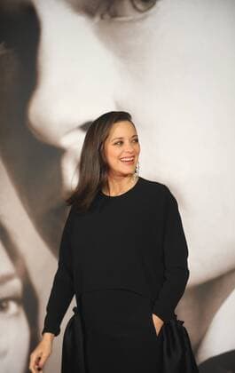 November 21, 2016 - London, England, United Kingdom - Marion Cotilard attends the UK Premiere of Allied at Odeon Leciester Square. London United Kingdom - ZUMAs147 20161121_zap_s147_054