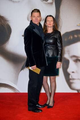 . 21 11 2016. London, United Kingdom. Guest arrives at the Allied UK Film Premiere. Odeon, Leicester Square.  xChrisxJosephx xi-Imagesx IIM-13858-0008