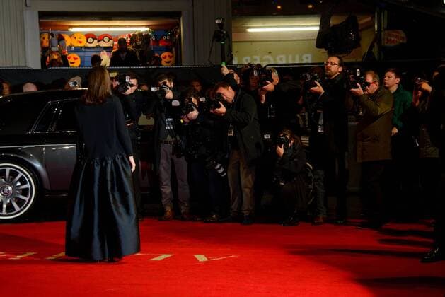 . 21 11 2016. London, United Kingdom. Marion Cotillard arrives at the Allied UK Film Premiere. Odeon, Leicester Square.  xChrisxJosephx xi-Imagesx IIM-13858-0030