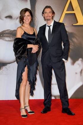 . 21 11 2016. London, United Kingdom. Guest arrives at the Allied UK Film Premiere. Odeon, Leicester Square.  xChrisxJosephx xi-Imagesx IIM-13858-0039