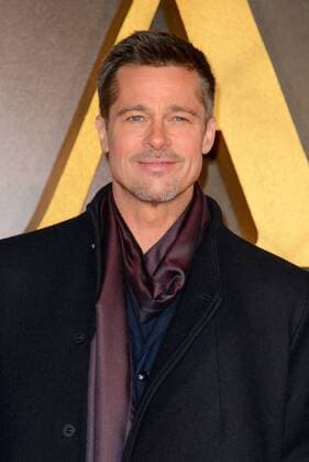 . 21 11 2016. London, United Kingdom. Guest arrives at the Allied UK Film Premiere. Odeon, Leicester Square.  xChrisxJosephx xi-Imagesx IIM-13858-0048