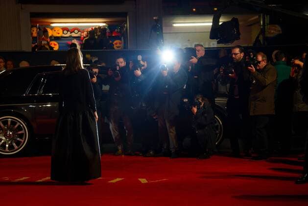 . 21 11 2016. London, United Kingdom. Marion Cotillard arrives at the Allied UK Film Premiere. Odeon, Leicester Square.  xChrisxJosephx xi-Imagesx IIM-13858-0032