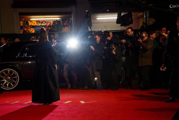 . 21 11 2016. London, United Kingdom. Marion Cotillard arrives at the Allied UK Film Premiere. Odeon, Leicester Square.  xChrisxJosephx xi-Imagesx IIM-13858-0034