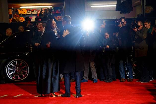 . 21 11 2016. London, United Kingdom. Brad Pitt and Marion Cotillard arrive at the Allied UK Film Premiere. Odeon, Leicester Square.  xChrisxJosephx xi-Imagesx IIM-13858-0060
